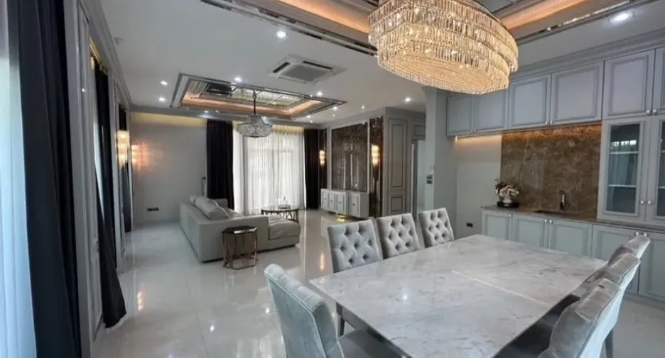 Haus zur Miete und zum Kauf mit 5 Zimmer in Prawet, Bangkok