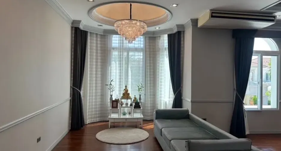 Haus zur Miete und zum Kauf mit 5 Zimmer in Prawet, Bangkok