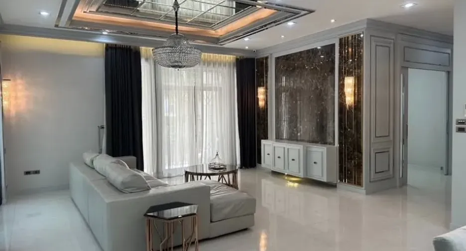 Haus zur Miete und zum Kauf mit 5 Zimmer in Prawet, Bangkok