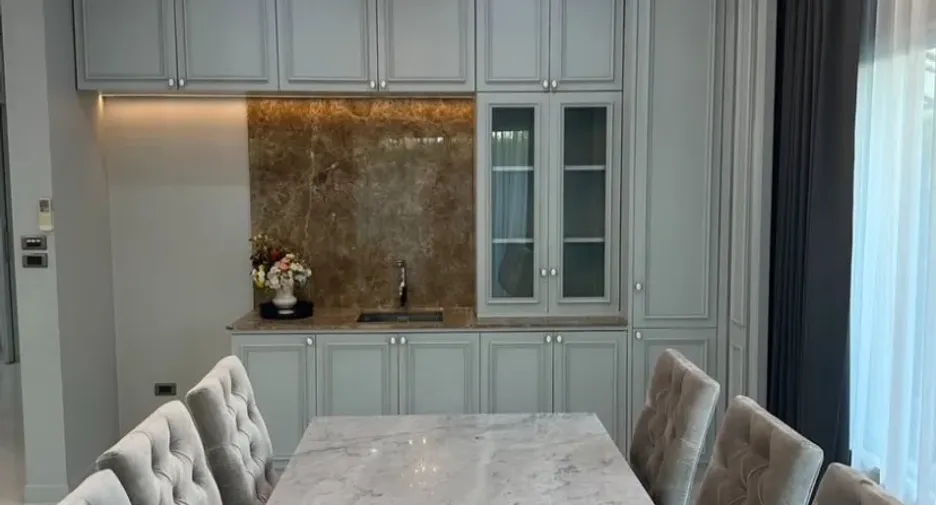Haus zur Miete und zum Kauf mit 5 Zimmer in Prawet, Bangkok