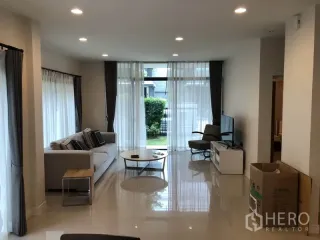 For rent 4 bedrooms house in Bang Kapi, Bangkok