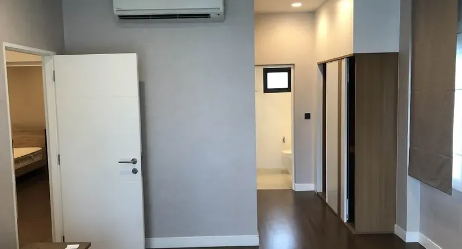 For rent 4 bedrooms house in Bang Kapi, Bangkok