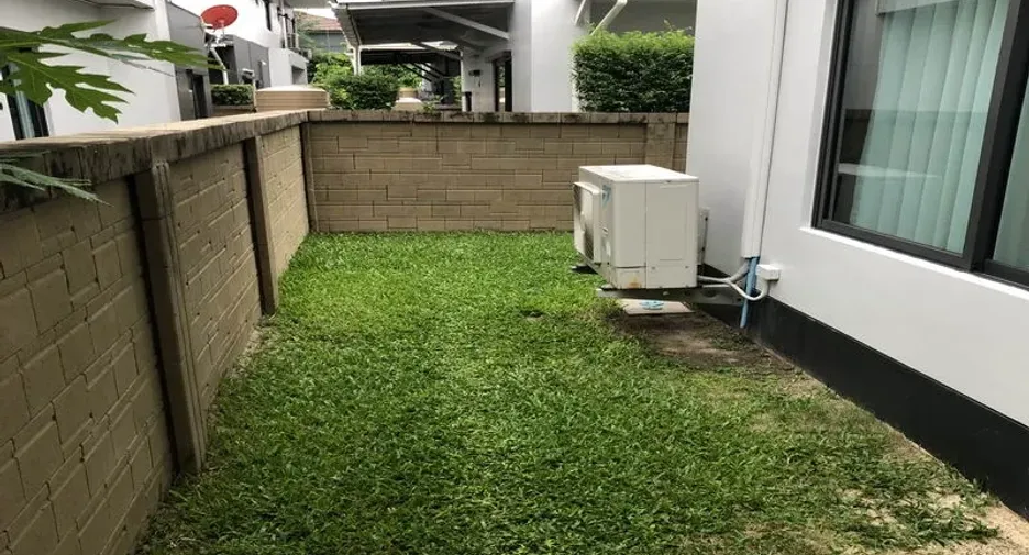 For rent 4 bedrooms house in Bang Kapi, Bangkok