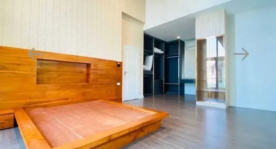 For sale 3 bedrooms house in Saphan Sung, Bangkok