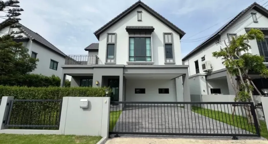 For rent and for sale 3 bedrooms house in Lat Krabang, Bangkok