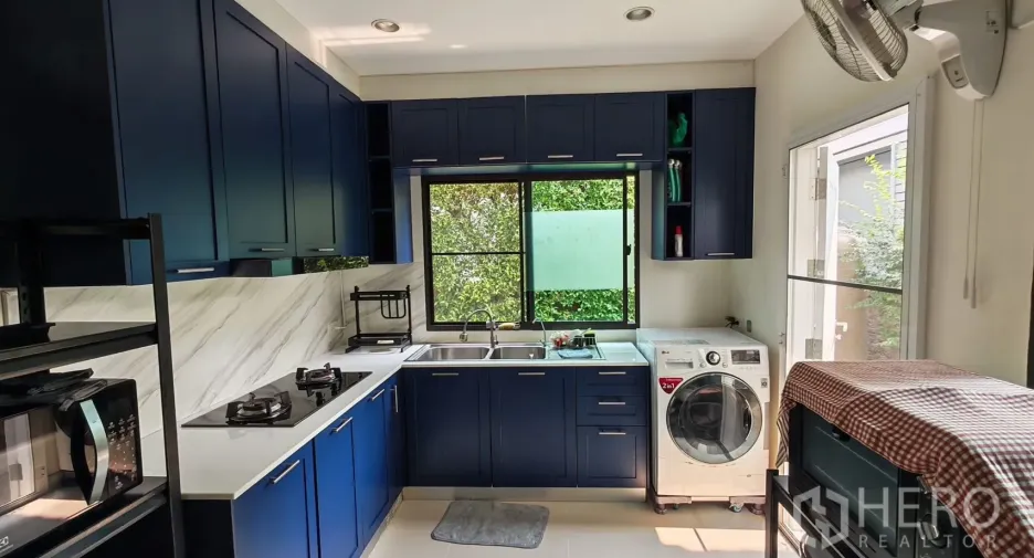 For rent and for sale 3 bedrooms house in Bang Phli, Samut Prakan