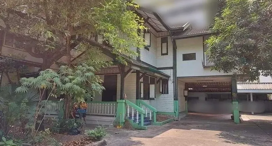 For rent studio house in Bang Rak, Bangkok