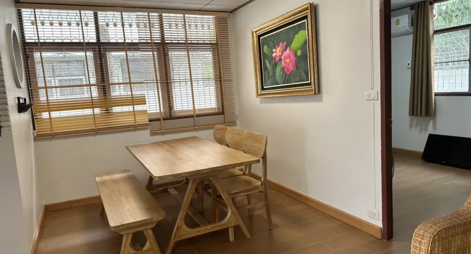 For rent 4 bedrooms house in Phra Khanong, Bangkok