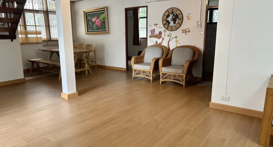 For rent 4 bedrooms house in Phra Khanong, Bangkok