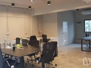 Аренда офис в Кхлонг Тоеи, Бангкок