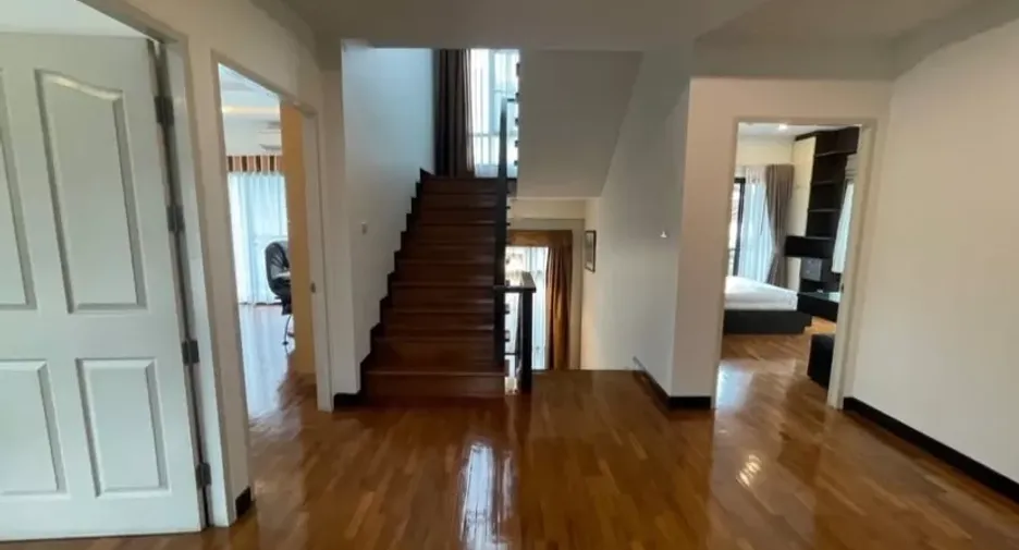 For rent 4 bedrooms house in Chatuchak, Bangkok