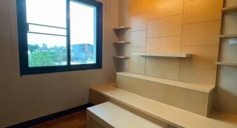 For rent 4 bedrooms house in Chatuchak, Bangkok
