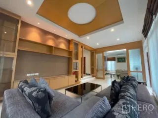 出租 4 卧室 独立屋 在 Chatuchak, 曼谷