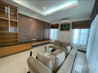 出租 4 卧室 独立屋 在 Chatuchak, 曼谷