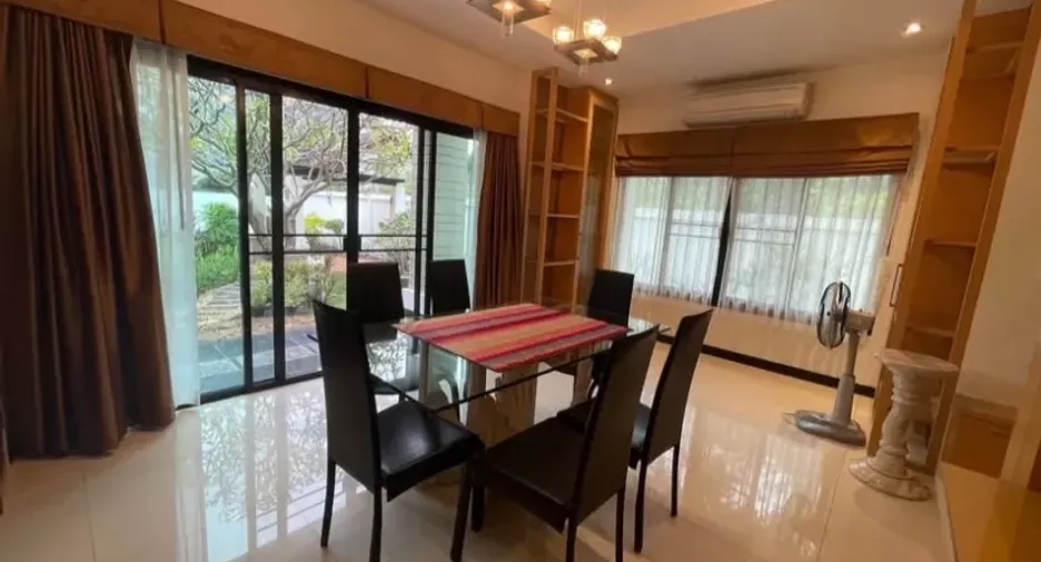 For rent 4 bedrooms house in Chatuchak, Bangkok