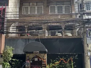 出售 5 卧室 商业空间 在 Watthana, 曼谷
