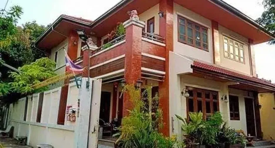 For sale 3 bedrooms house in Phra Khanong, Bangkok