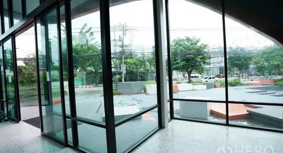 For rent retail Space in Phra Khanong, Bangkok