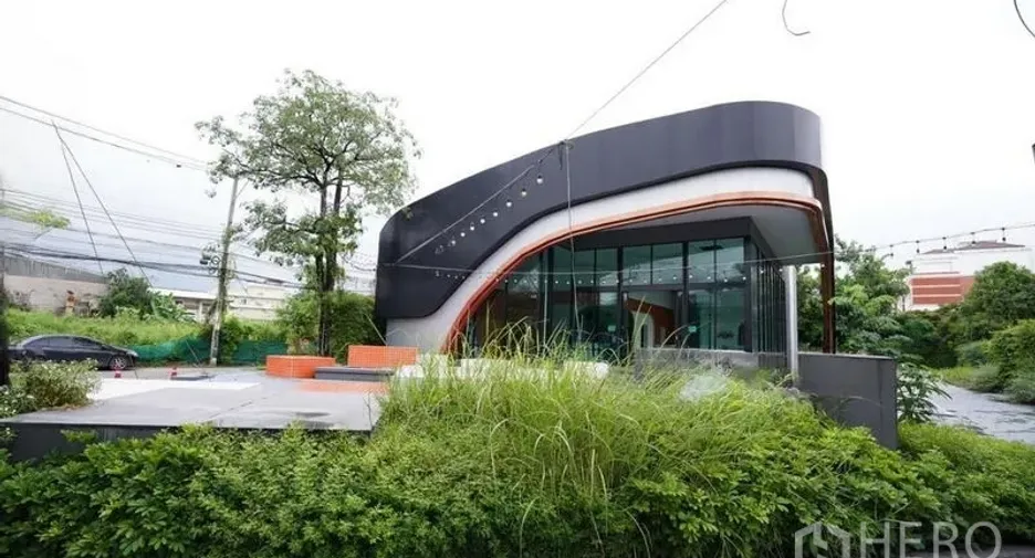 For rent retail Space in Phra Khanong, Bangkok