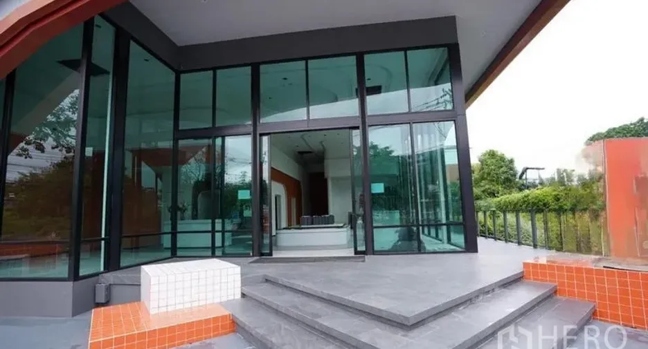 For rent retail Space in Phra Khanong, Bangkok