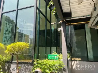 出租 商业空间 在 Khlong Toei, 曼谷