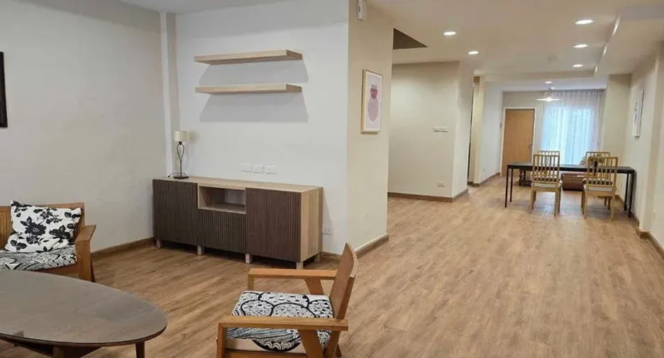 For rent 2 bedrooms townhouse in Bang Na, Bangkok