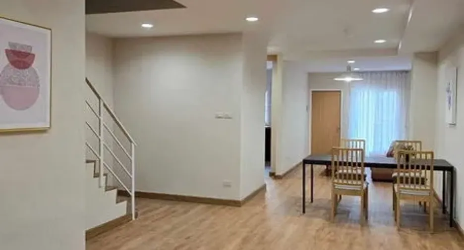 For rent 2 bedrooms townhouse in Bang Na, Bangkok