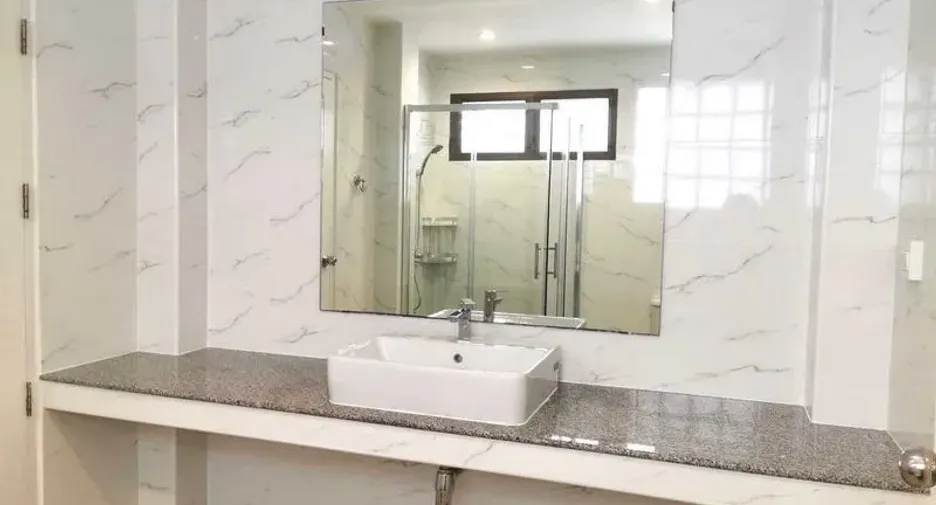 For rent 4 bedrooms house in Sathon, Bangkok