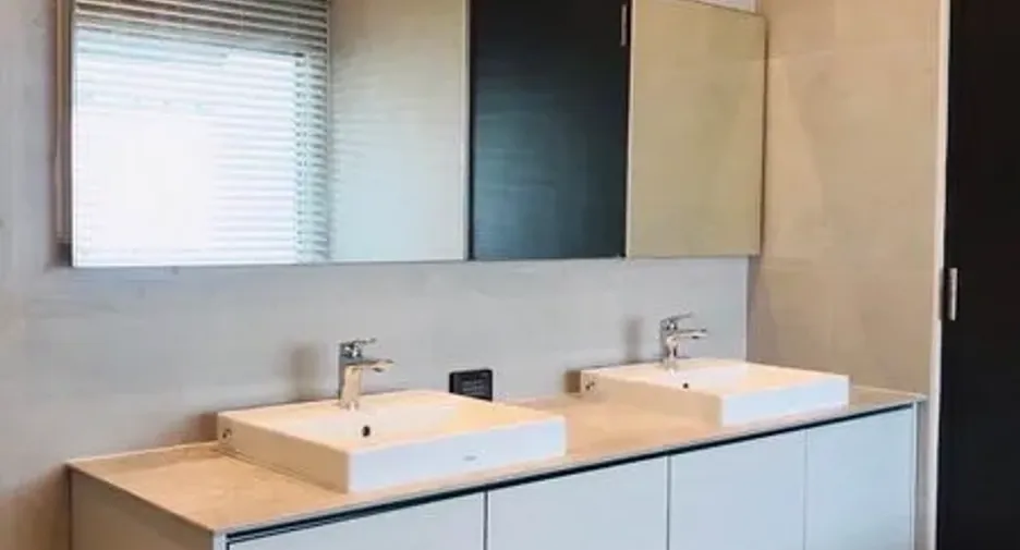 For rent and for sale 3 bedrooms townhouse in Khlong Toei, Bangkok
