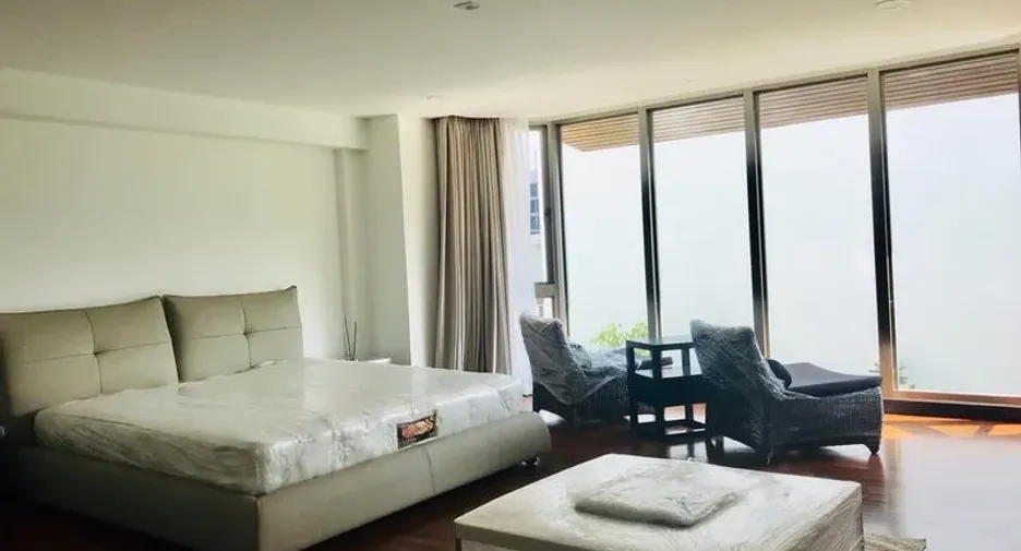 For rent and for sale 3 bedrooms townhouse in Khlong Toei, Bangkok