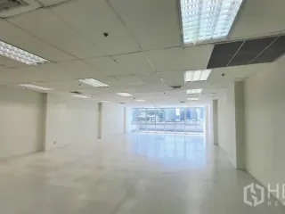 Аренда офис в Кхлонг Тоеи, Бангкок