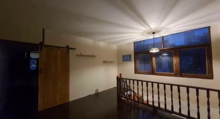 For rent 2 bedrooms house in Ratchathewi, Bangkok