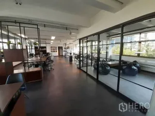 Аренда офис в Кхлонг Тоеи, Бангкок