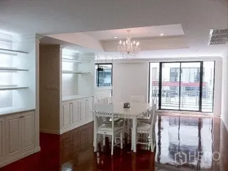 Reihenhaus zur Miete mit 4 Zimmer in Khlong Toei, Bangkok