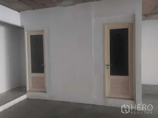 For rent retail Space in Pathum Wan, Bangkok