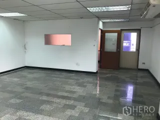 Аренда офис в Кхлонг Тоеи, Бангкок