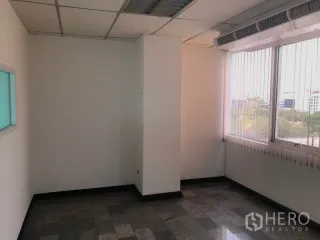 Аренда офис в Кхлонг Тоеи, Бангкок