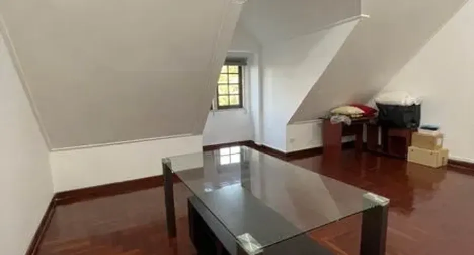 For rent 3 bedrooms townhouse in Khlong Toei, Bangkok