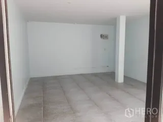 For rent retail Space in Khlong Toei, Bangkok