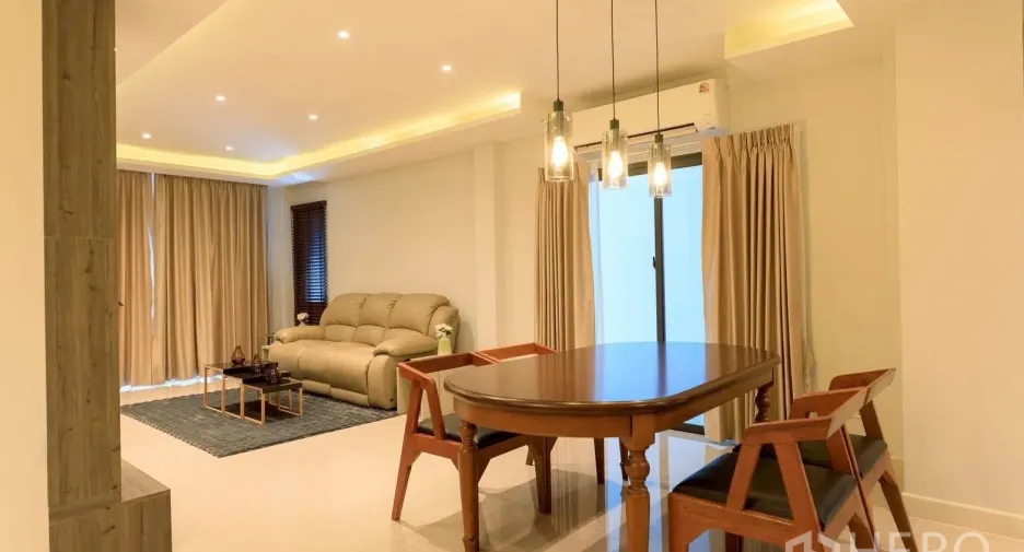 For rent and for sale 4 bedrooms townhouse in Bang Phli, Samut Prakan
