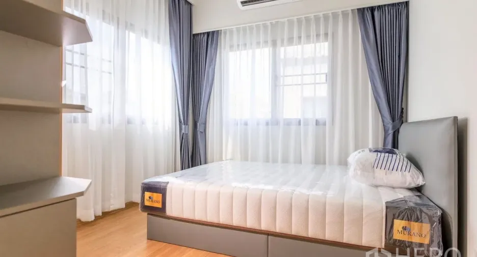 For rent and for sale 4 bedrooms townhouse in Bang Phli, Samut Prakan