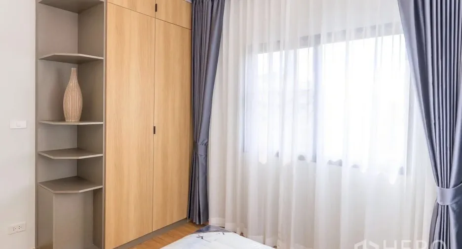 For rent and for sale 4 bedrooms townhouse in Bang Phli, Samut Prakan