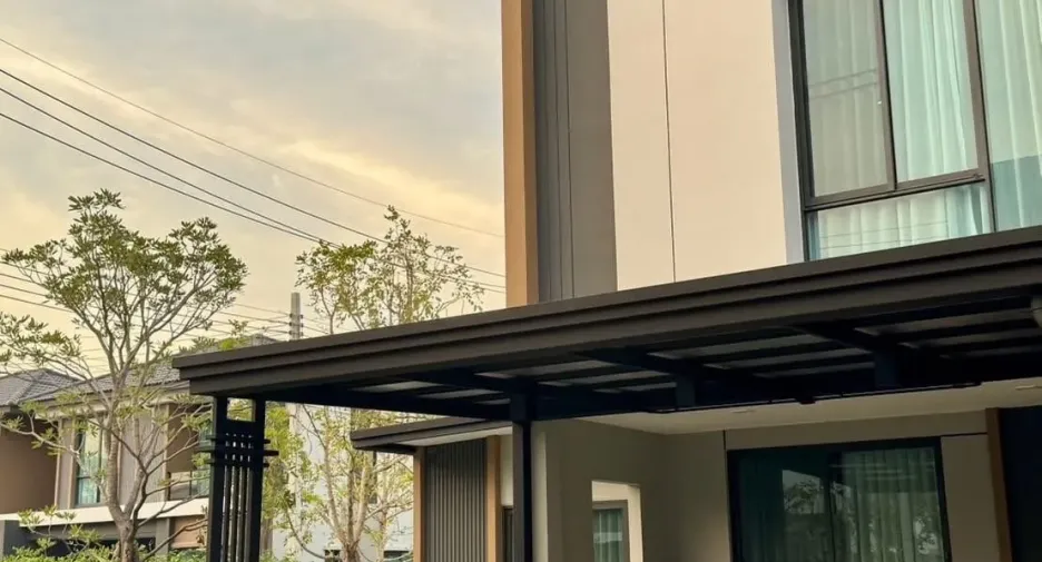 For rent and for sale 4 bedrooms townhouse in Bang Phli, Samut Prakan