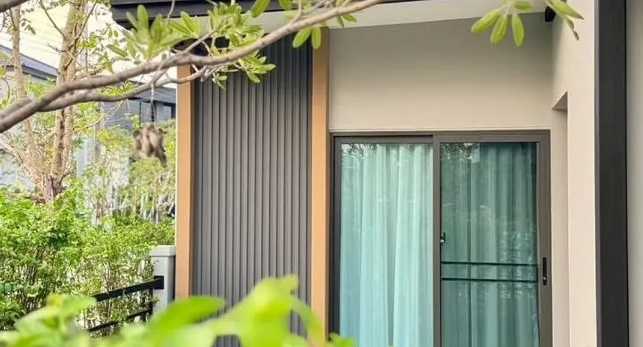 For rent and for sale 4 bedrooms townhouse in Bang Phli, Samut Prakan