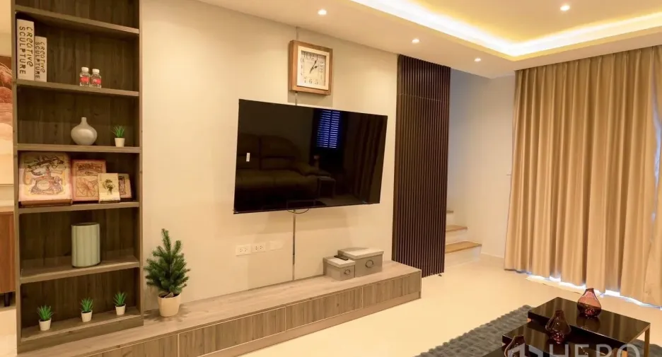 For rent and for sale 4 bedrooms townhouse in Bang Phli, Samut Prakan