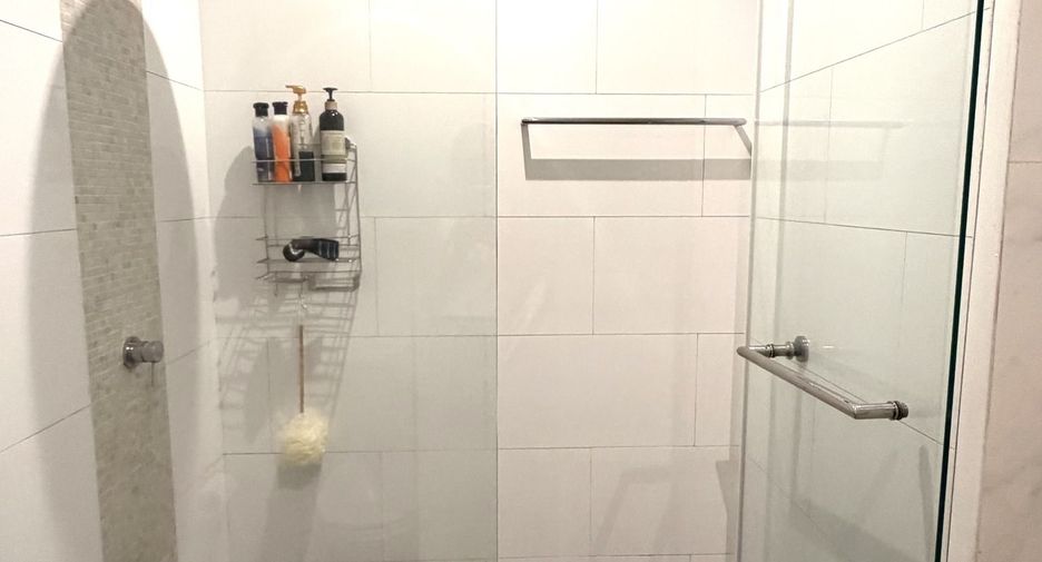 For rent 1 bed condo in Yan Nawa, Bangkok