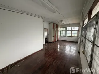 Casa en alquiler de 6 habitaciones en Sathon, Bangkok