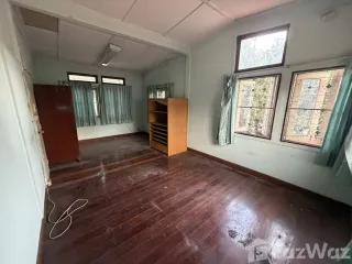 Casa en alquiler de 6 habitaciones en Sathon, Bangkok