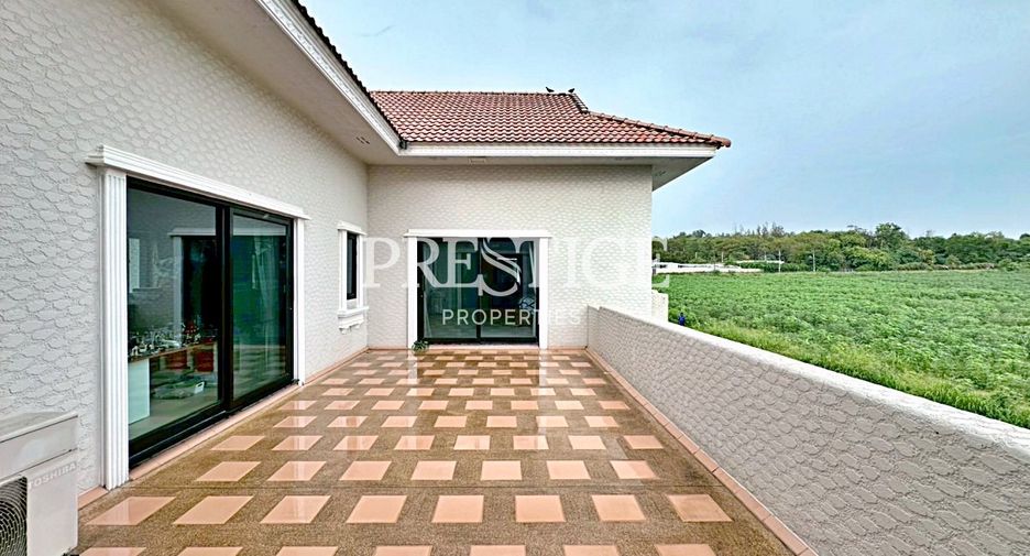 For rent 4 bedrooms house in Bang Lamung, Chonburi