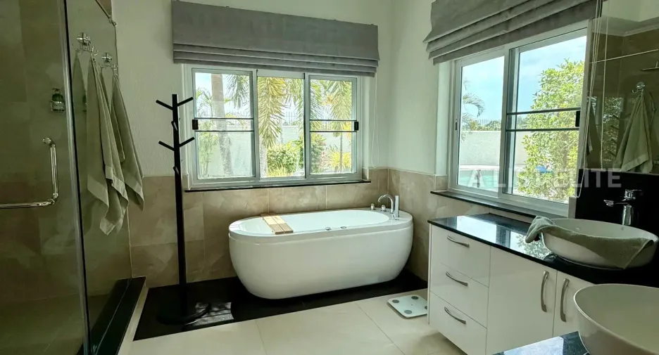 For sale 3 ベッドルーム house in Bang Lamung, Chonburi